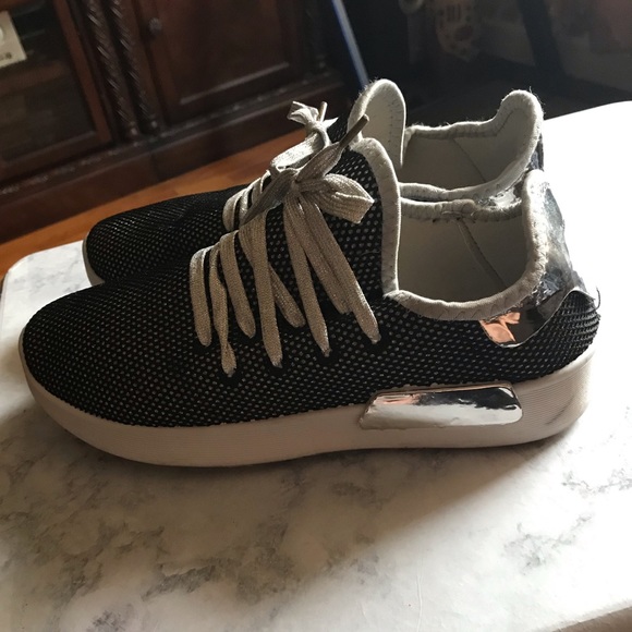 Black and Silver Sneaker - Picture 4 of 4